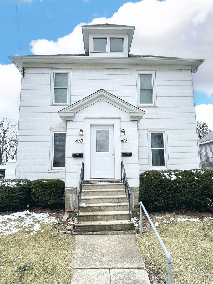 419 1/2 6th Street, DeKalb, IL 60115