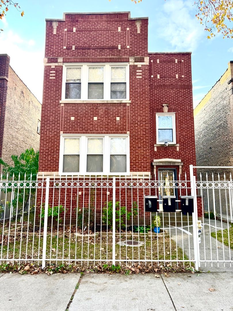 6228 Artesian Avenue, Chicago, IL 60659