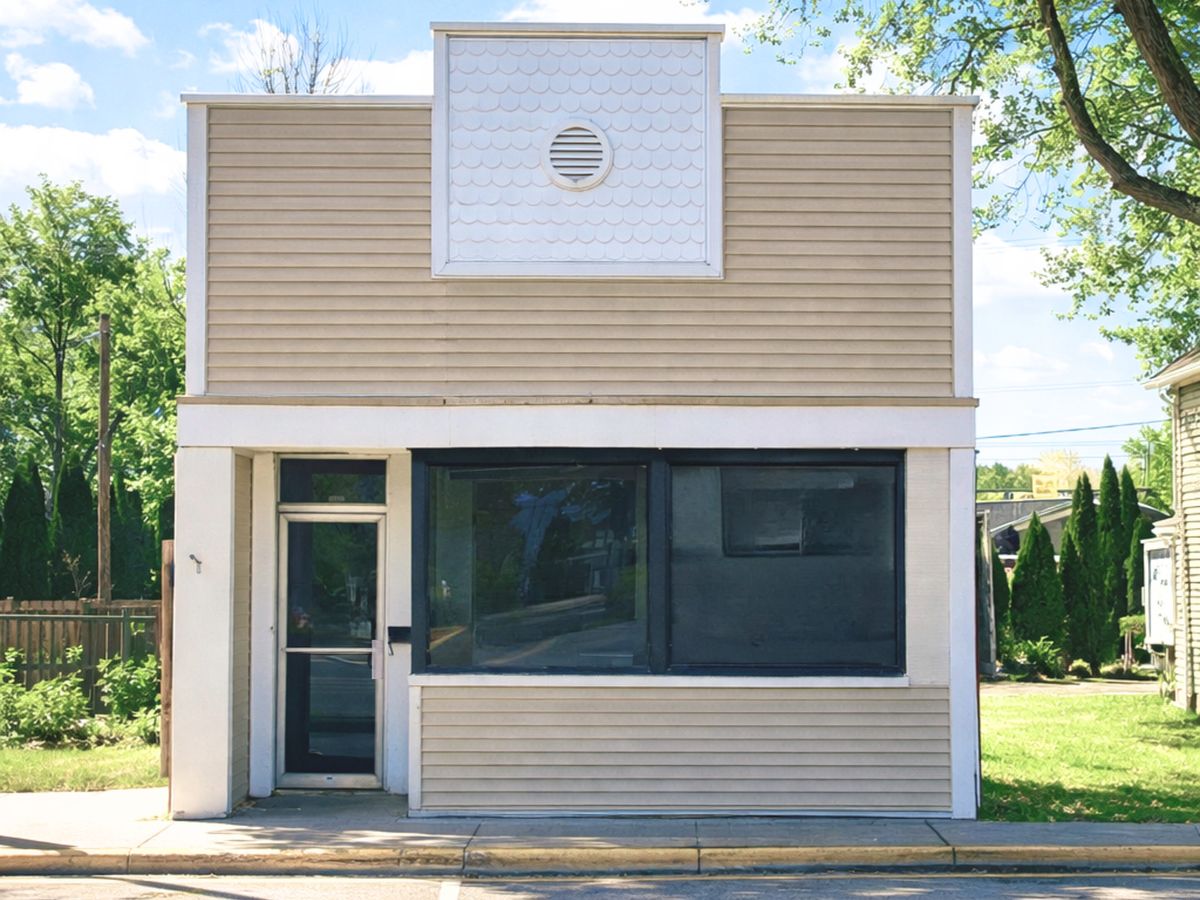 9911 Main Street, Hebron, IL 60034