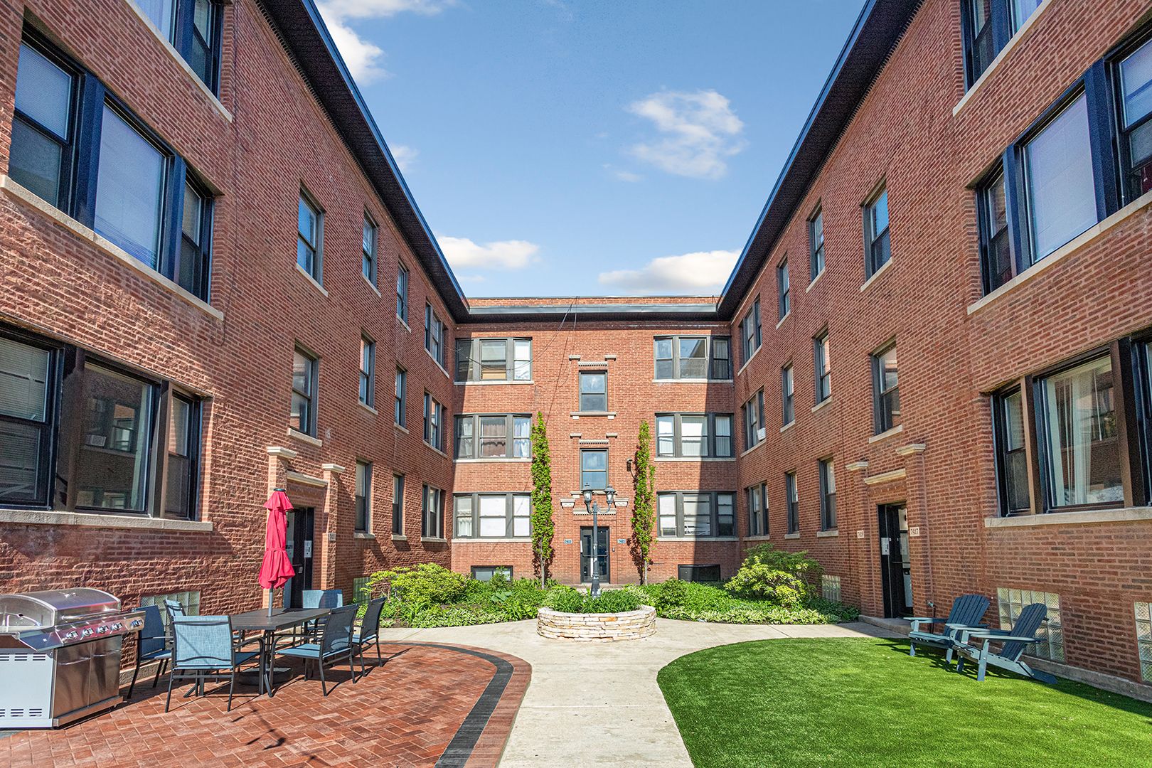 7421 Clark Street — Chicago, IL 60626