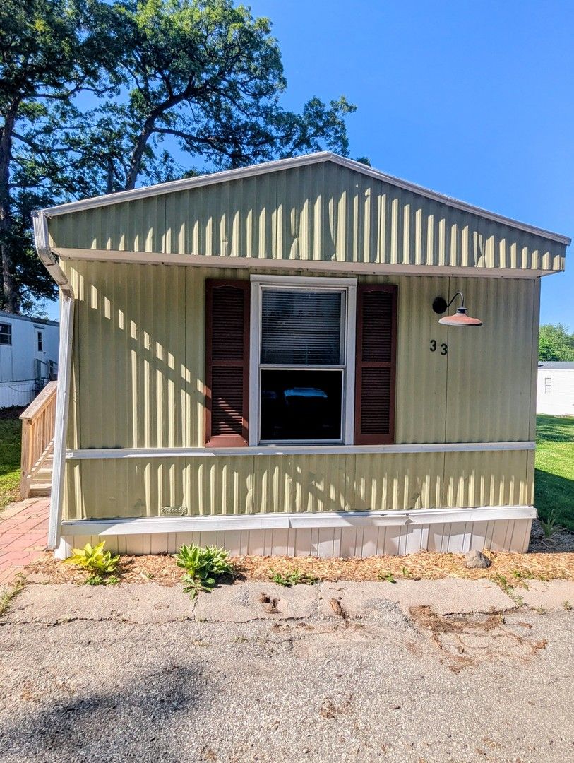 9001 W 133rd Place #33 — Cedar Lake, IN 46303
