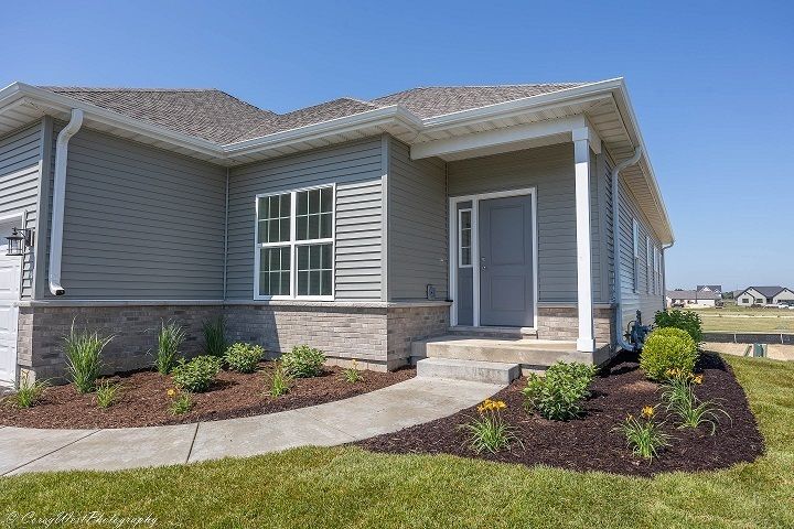 2206 Maggie Lane — Sycamore, IL 60178