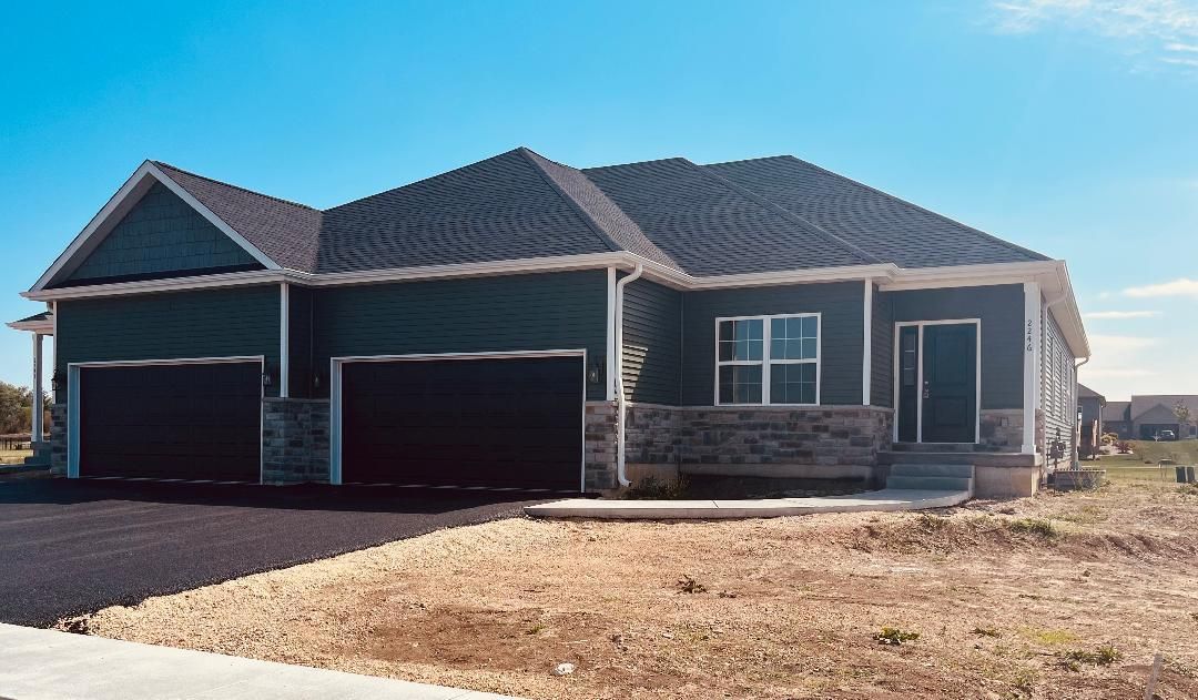 2246 Maggie Lane — Sycamore, IL 60178