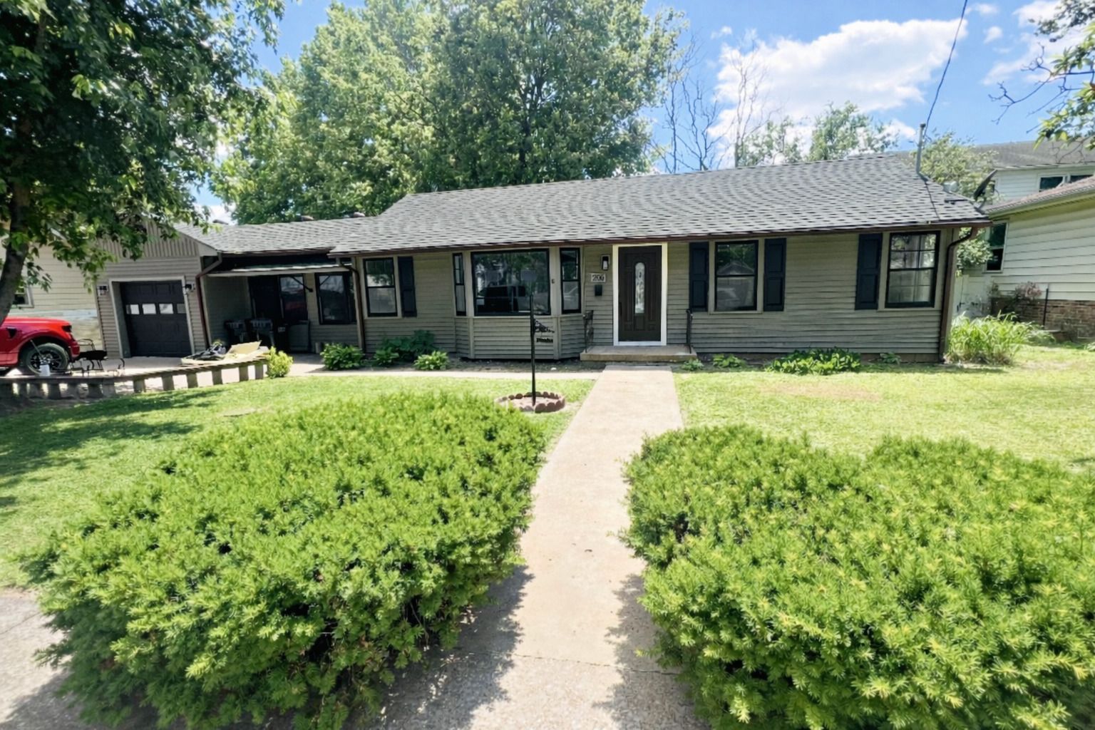 206 E 5th Street — Metropolis, IL 62960
