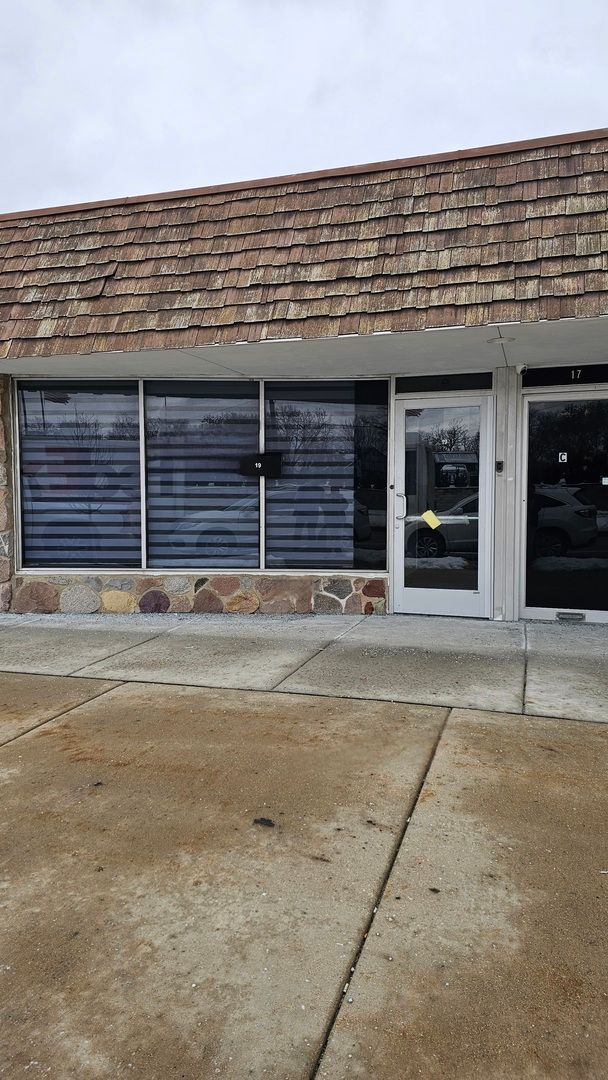 19 N Broadway Street #19 — Des Plaines, IL 60016