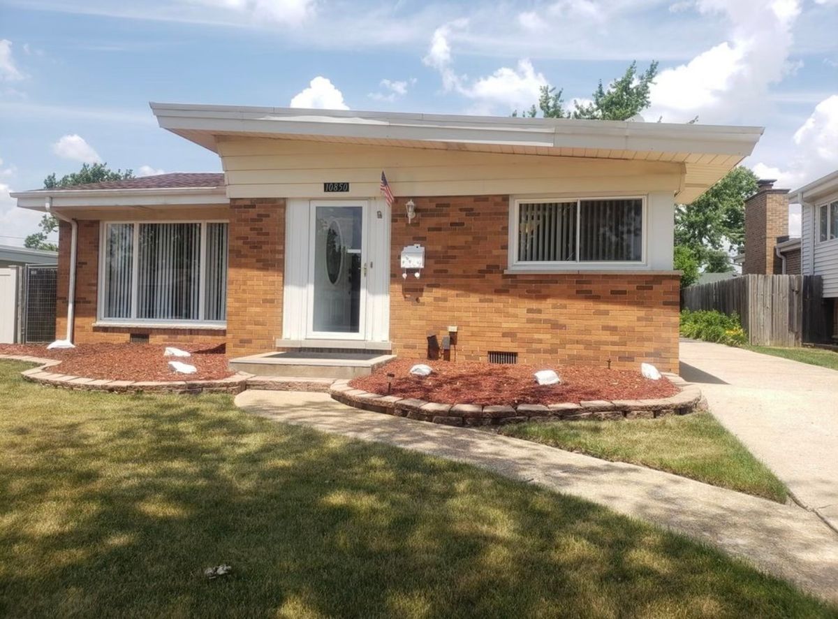 10850 Claridge Avenue, Westchester, IL 60154