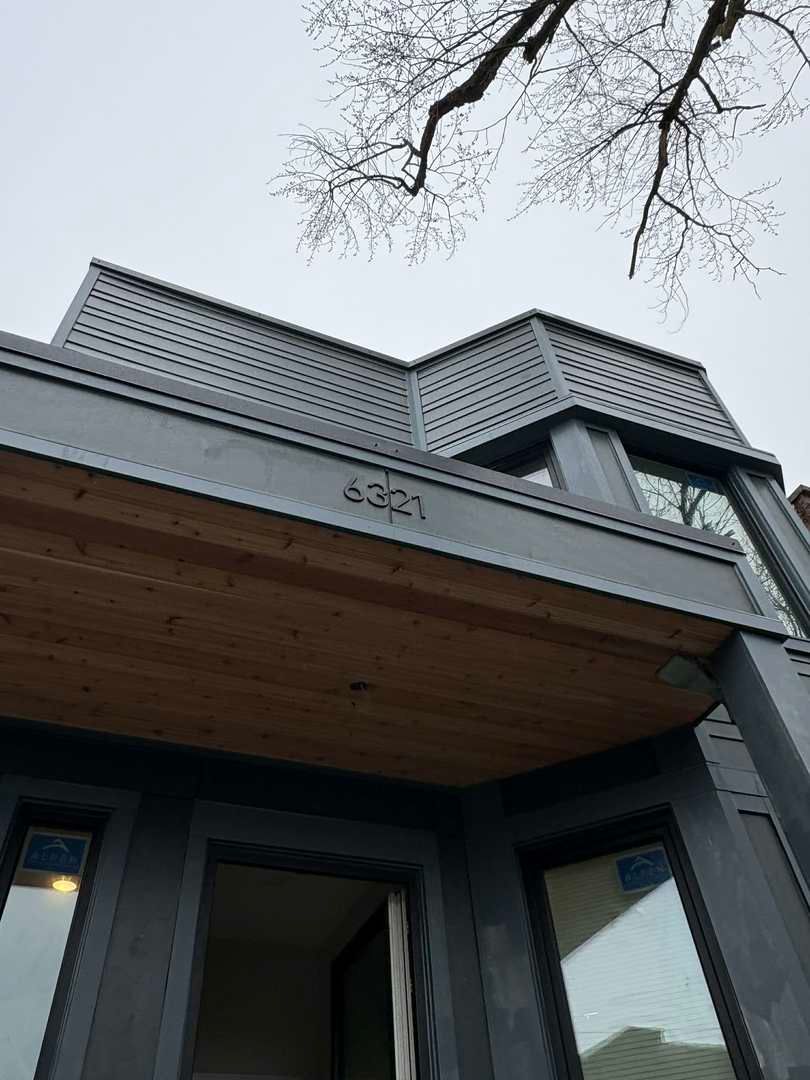 6321 Eberhart Avenue, Chicago, IL 60637