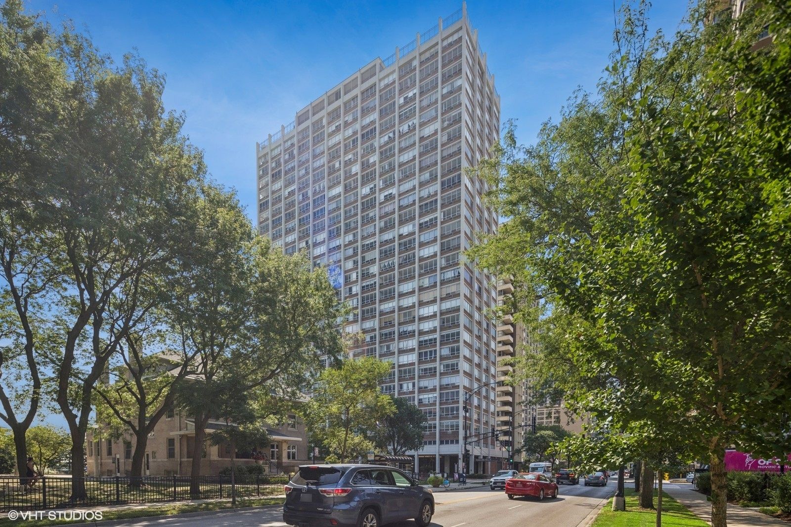 6171 N Sheridan Road #2404 — Chicago, IL 60660