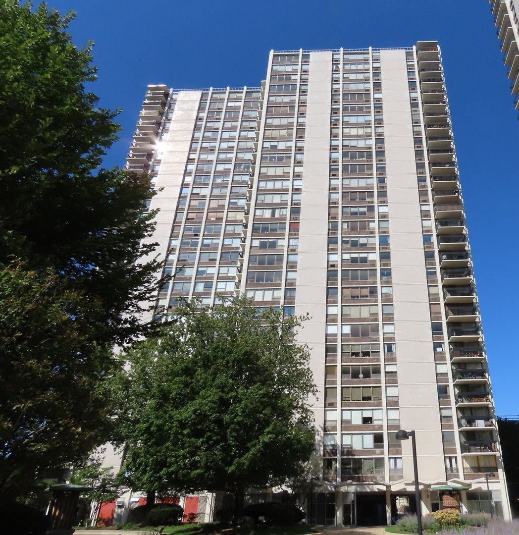 1460 N Sandburg Terrace #803A — Chicago, IL 60610