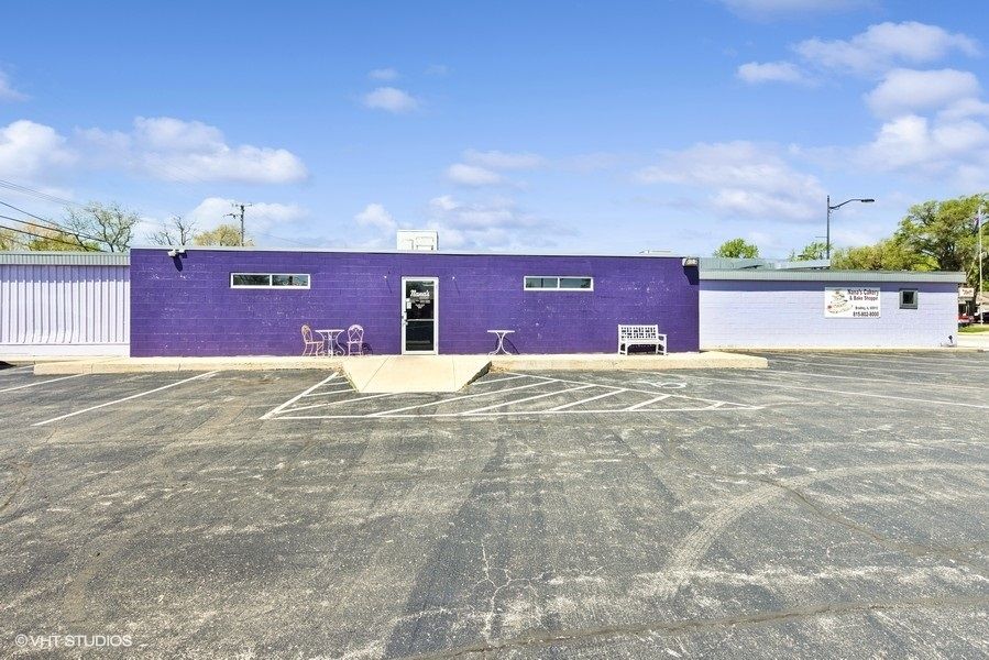 800 W Broadway Street — Bradley, IL 60915