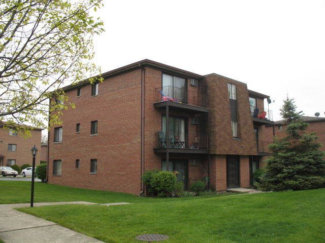 709 W 65TH Street #5 — Westmont, IL 60559