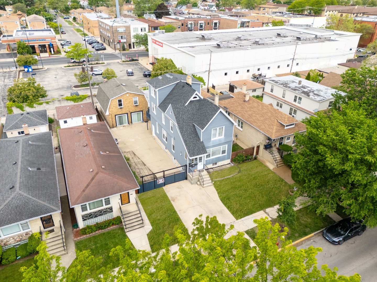 2530 N Neva Avenue — Chicago, IL 60707