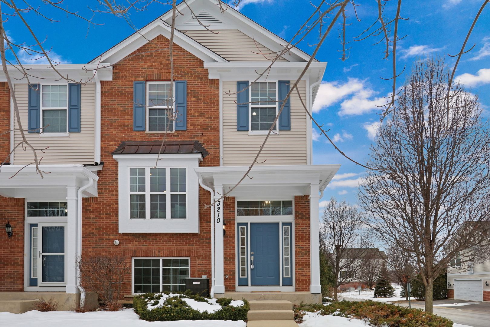 3210 Neubauer Circle — Lindenhurst, IL 60046