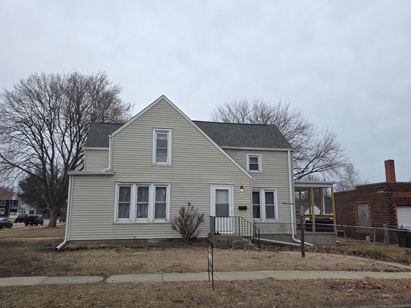 802 E 5th Street — Sterling, IL 61081