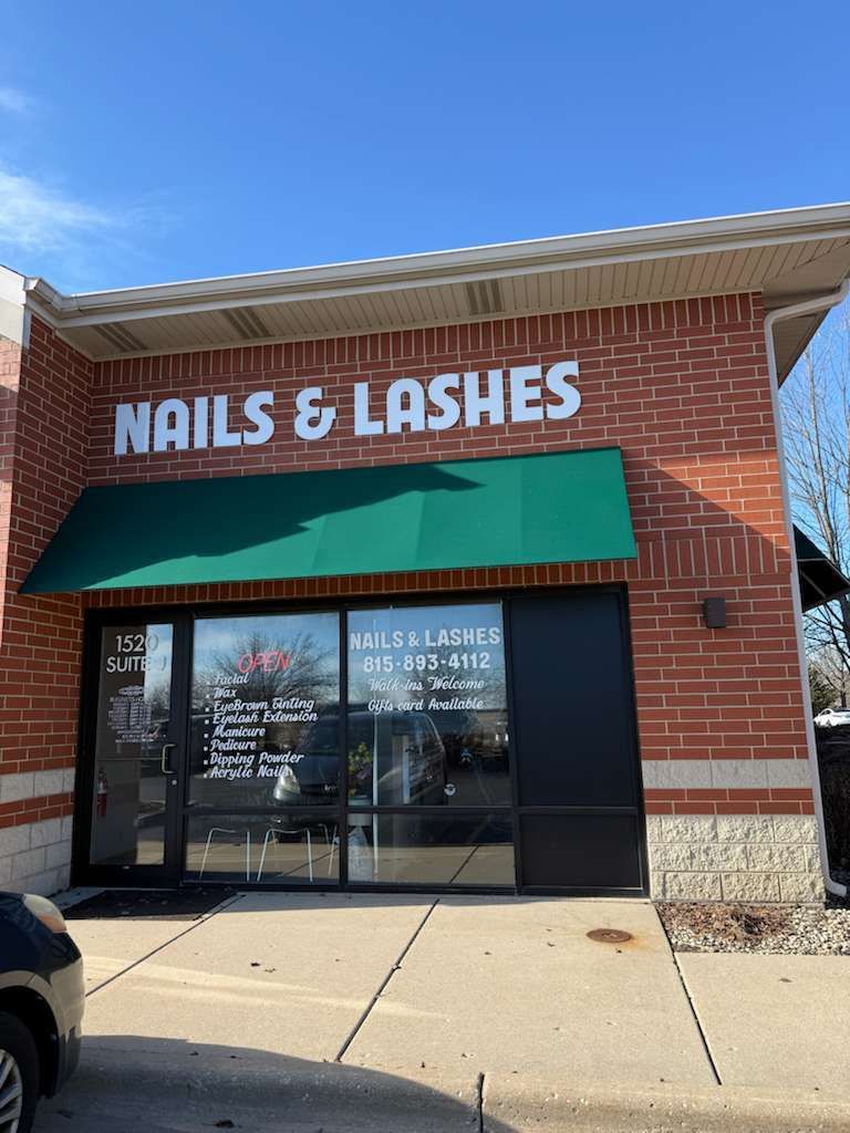 1520 Carlemont Drive #J — Crystal Lake, IL 60014