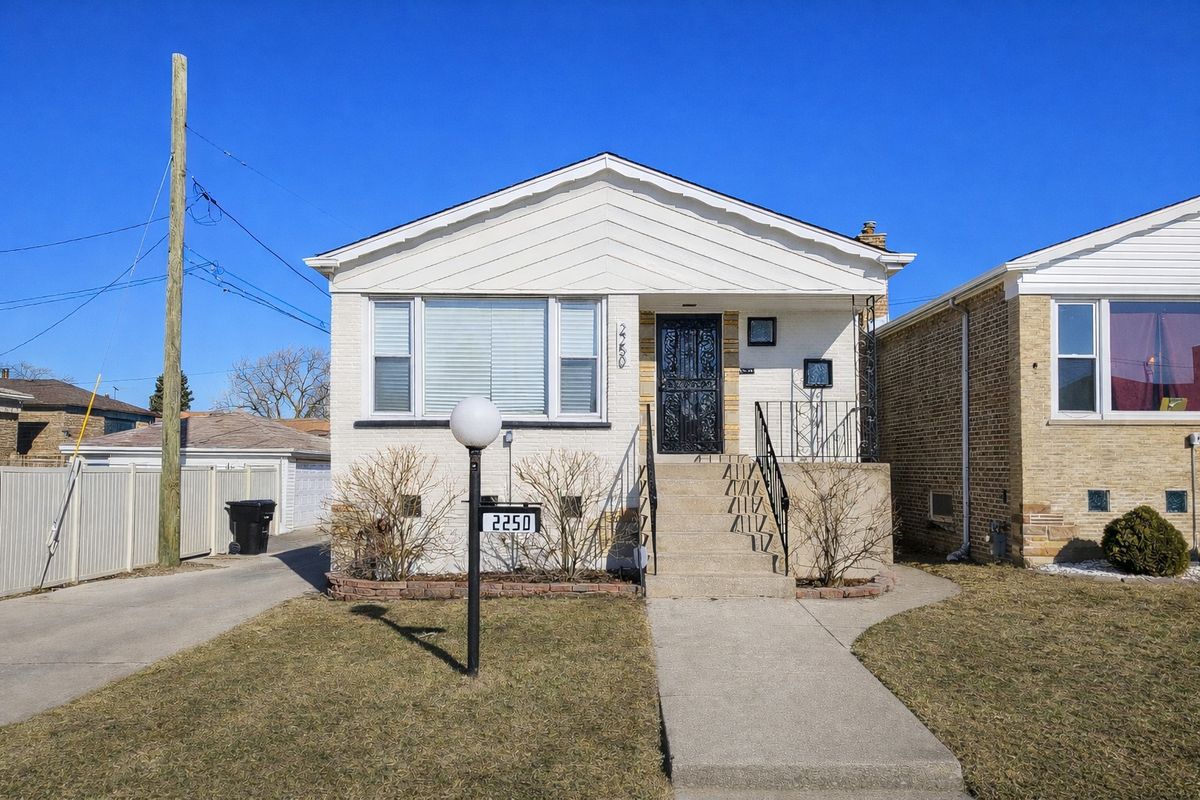 2250 92nd Place, Chicago, IL 60617