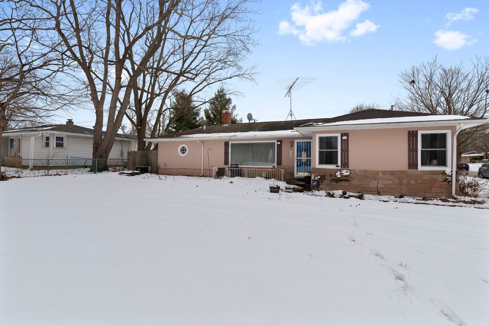 1215 Carmel Boulevard — Zion, IL 60099