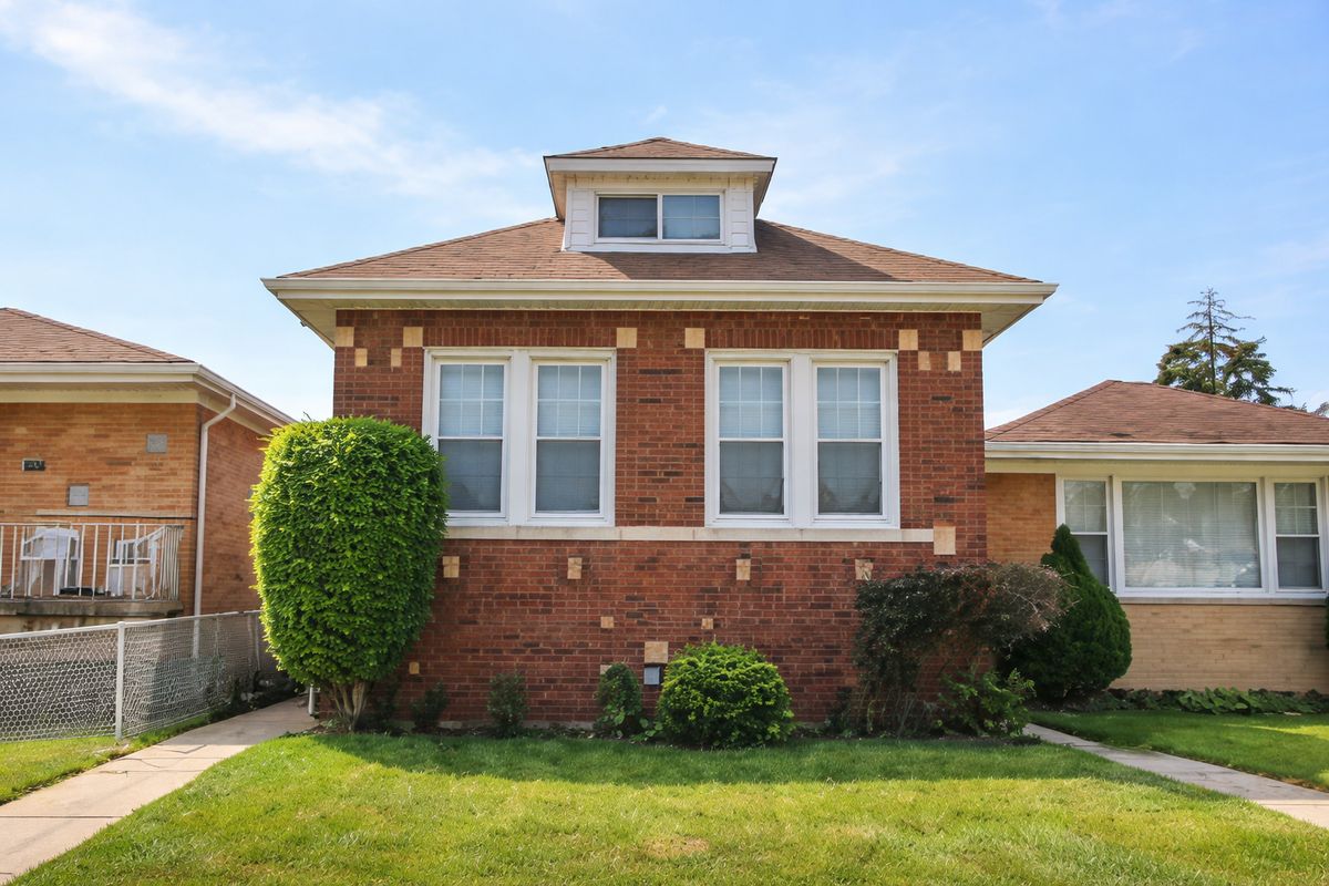 721 104th Street, Chicago, IL 60628