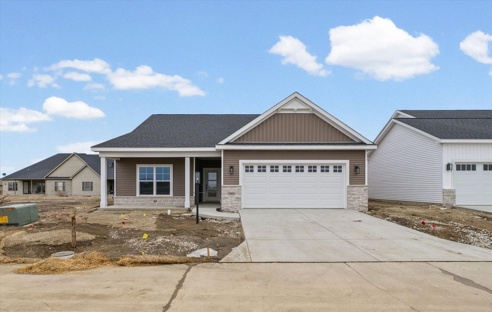 3902 Bay Circle — Champaign, IL 61822