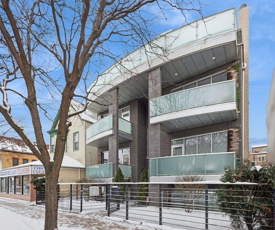 1437 W Diversey Parkway #1W — Chicago, IL 60614