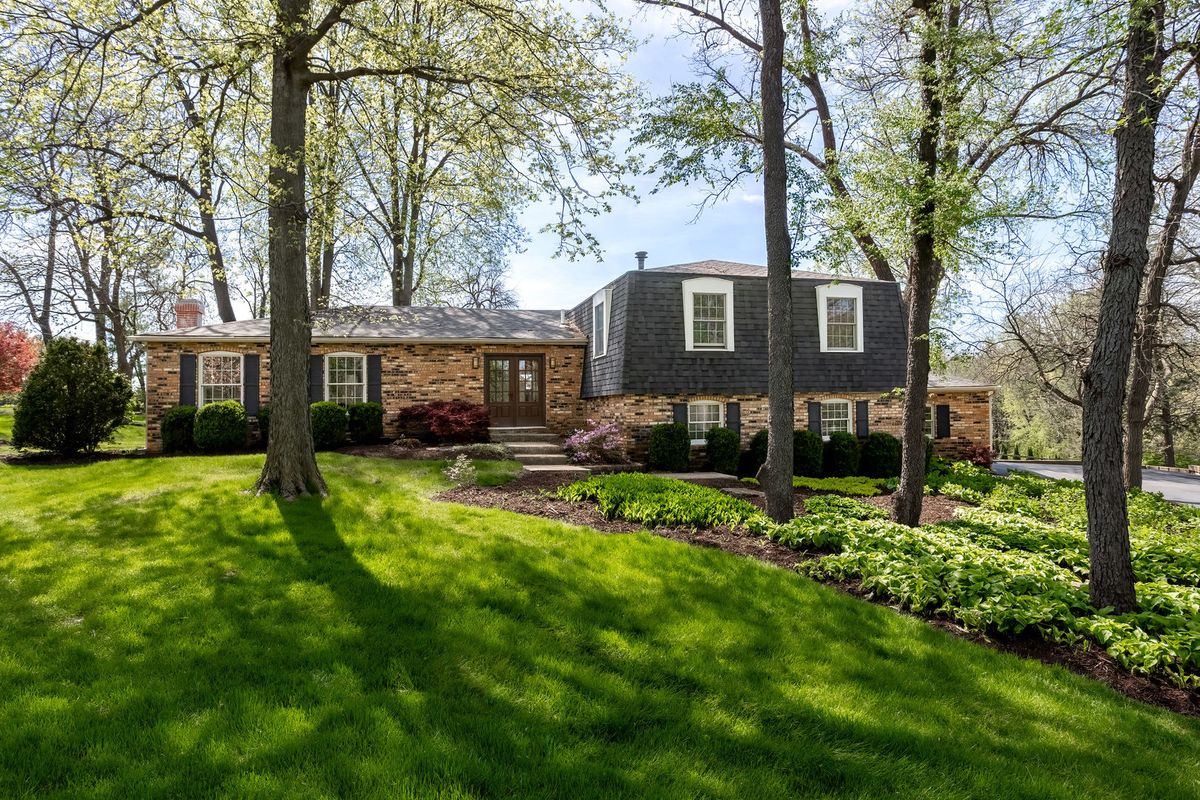 3 Gingerwood Lane, Bettendorf, IA 52722