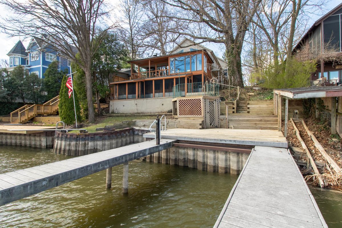 25289 White Owl Lane, Hudson, IL 61748