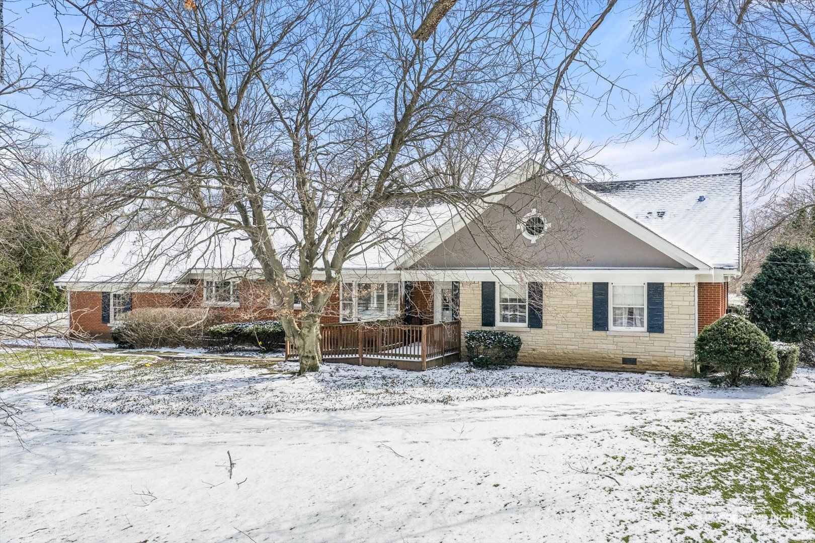 116 E Farnham Lane — Wheaton, IL 60189