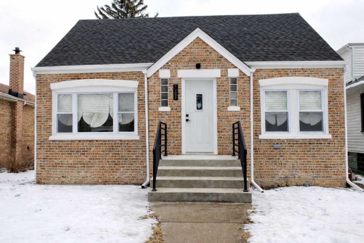 12527 Lowe Avenue, Chicago, IL 60628