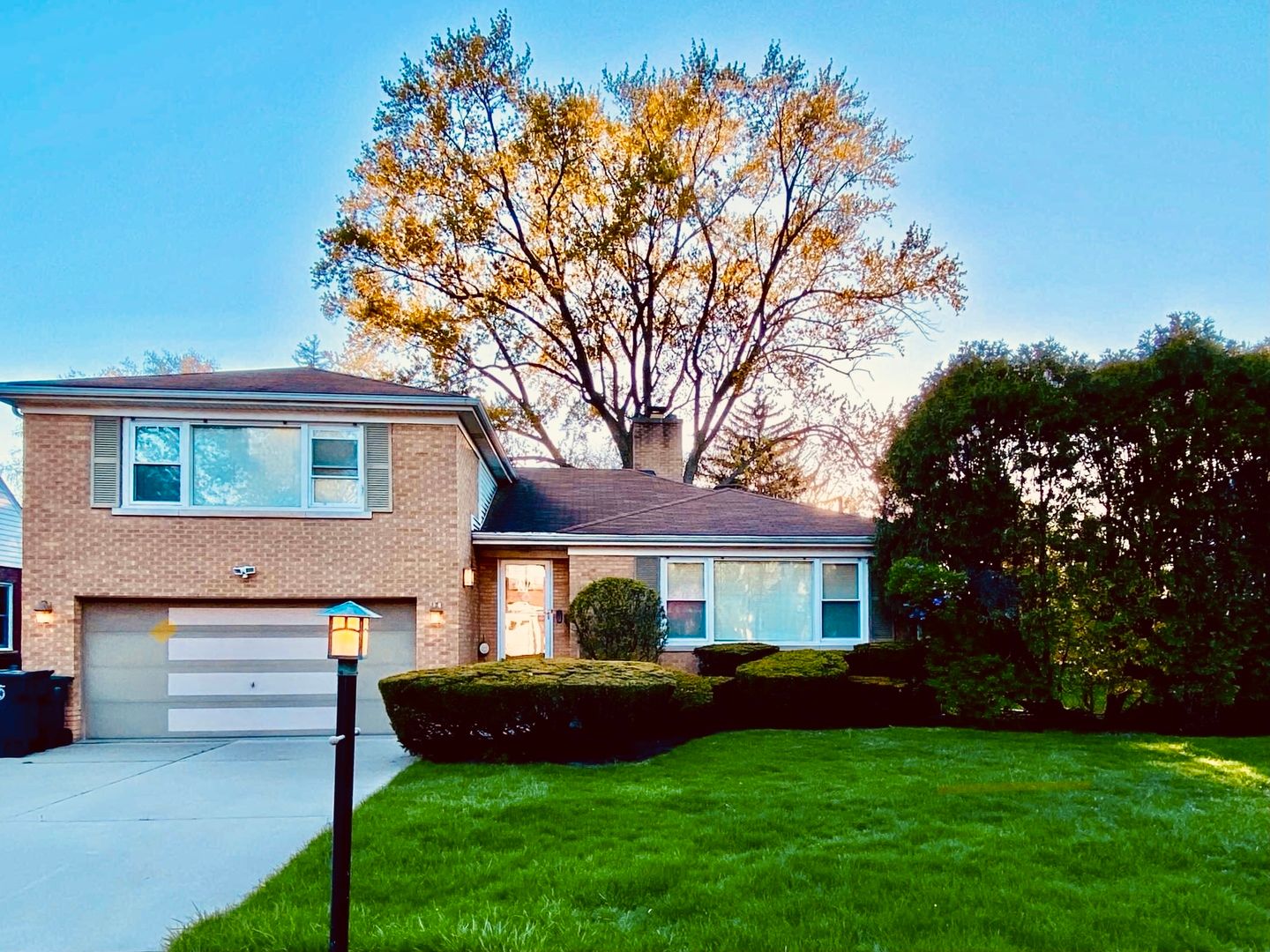 9532 Springfield Avenue — Evanston, IL 60203