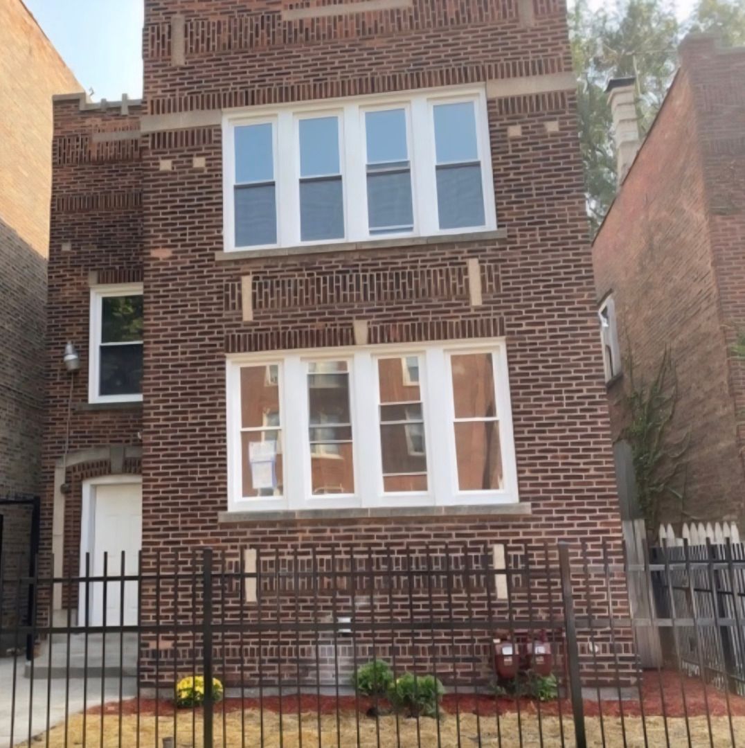 8005 S Maryland Avenue — Chicago, IL 60619