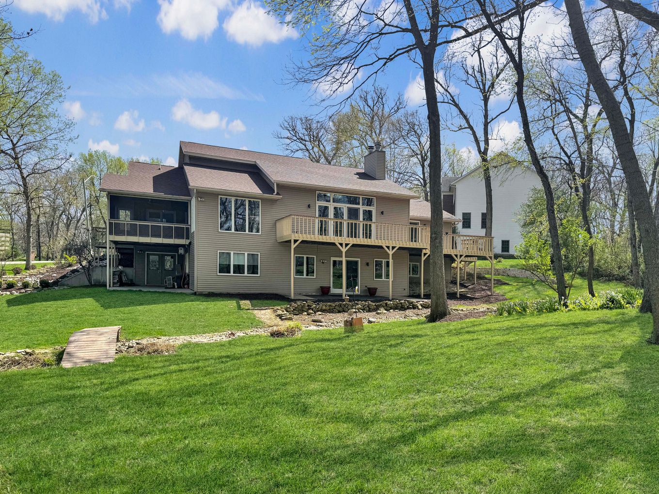 1669 Barberry Circle — Freeport, IL 61032