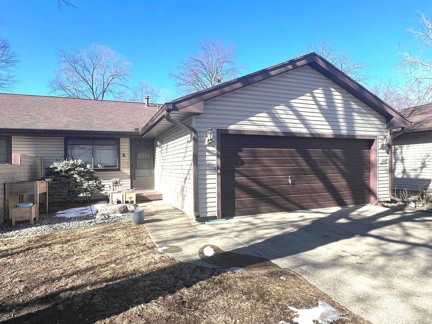 106 Spring Circle #106 — Urbana, IL 61802