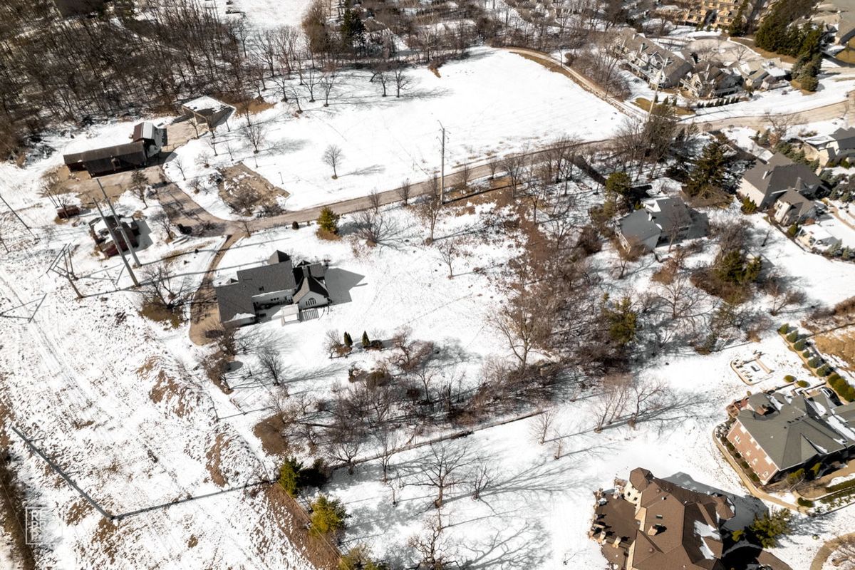 10s641 Garfield Avenue, Burr Ridge, IL 60527