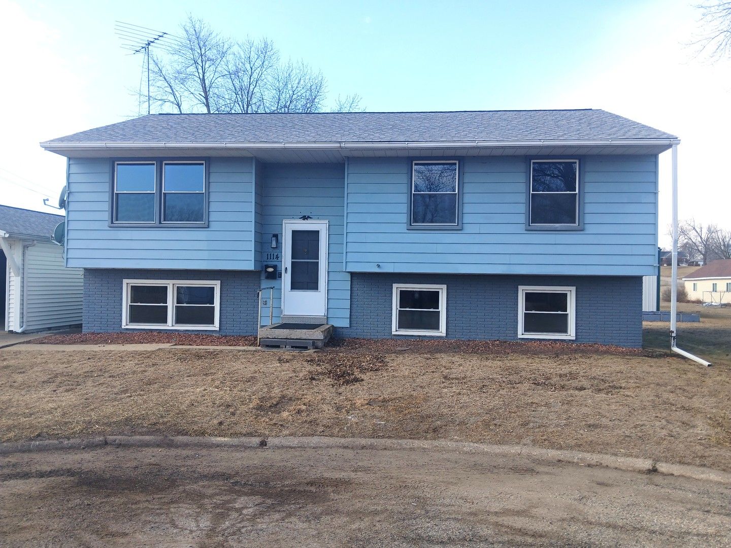 1114 Suncrest Drive — Fulton, IL 61252