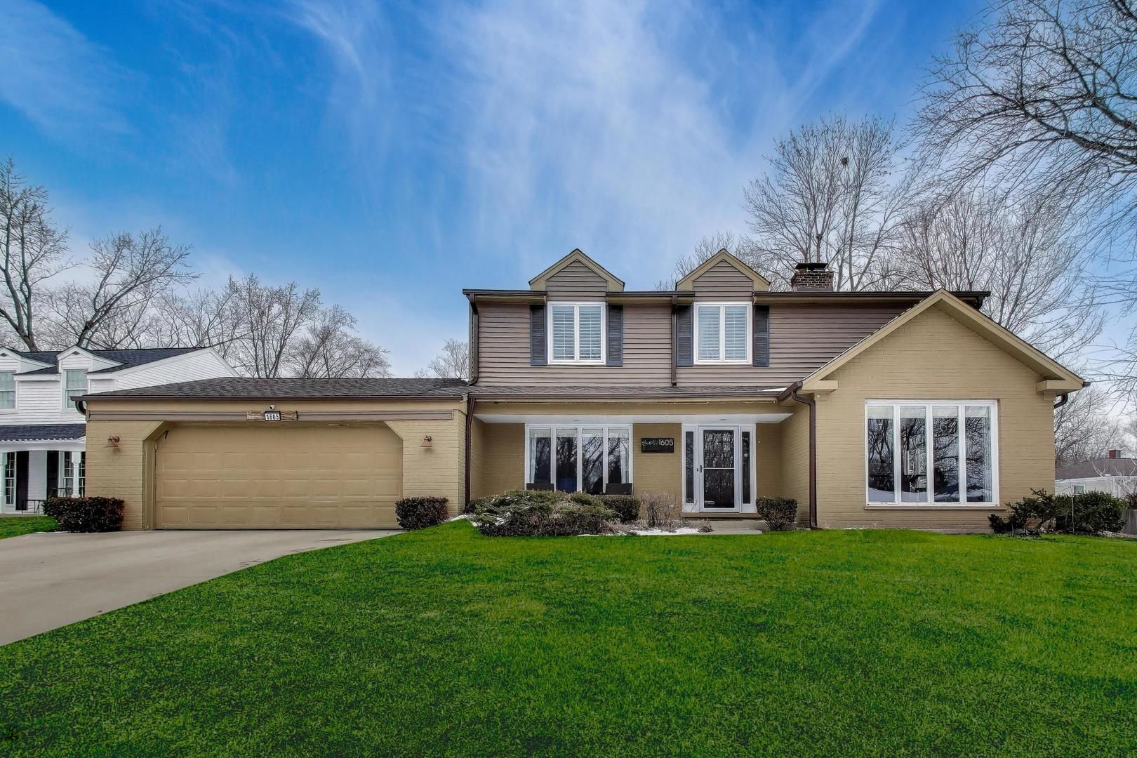1605 Burning Trail — Wheaton, IL 60189