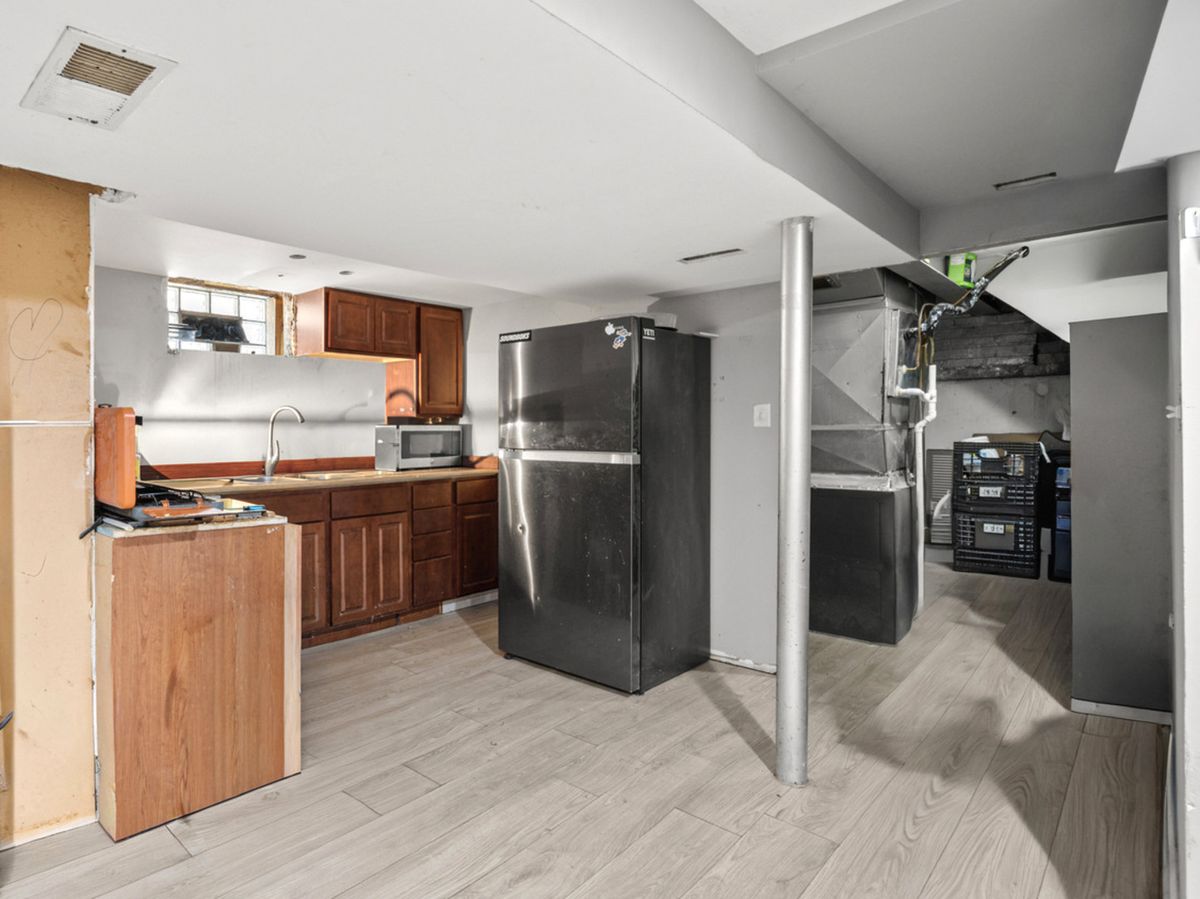 2356 Lathrop Avenue, North Riverside, IL 60546