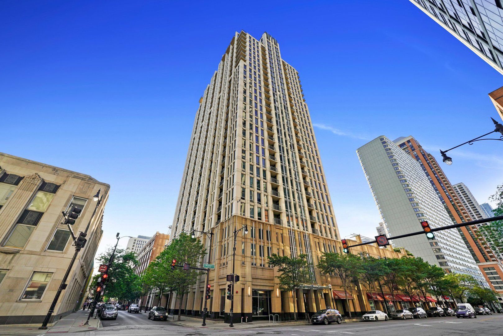 1250 S Michigan Avenue #1708 — Chicago, IL 60605