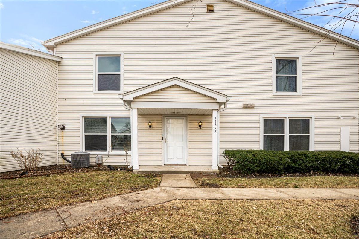 1182 E Barberry Lane #A — Palatine, IL 60074