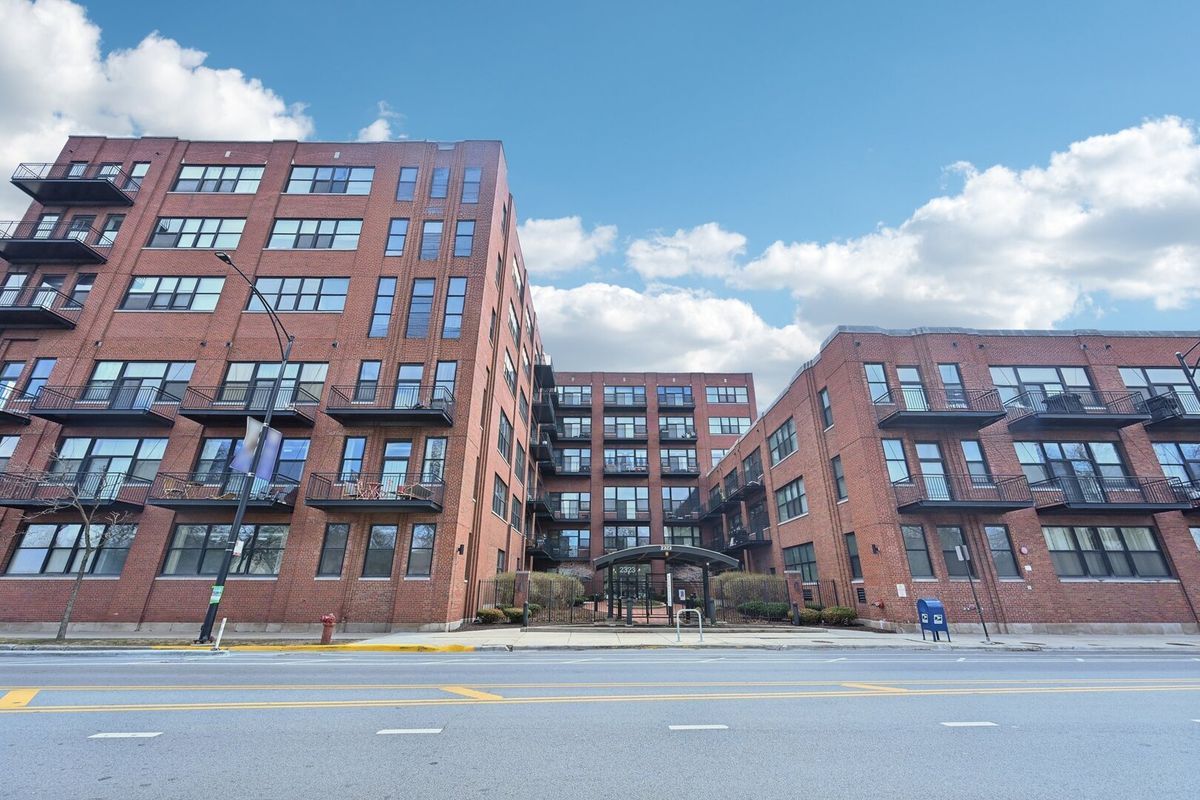 2323 PERSHING Road, Chicago, IL 60609
