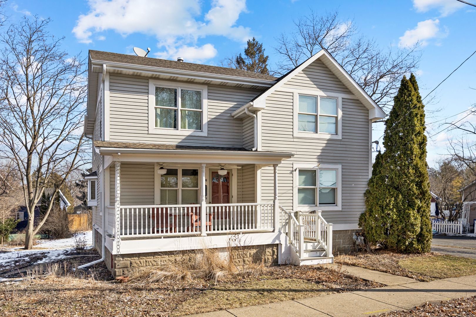 206 Water Street — East Dundee, IL 60118