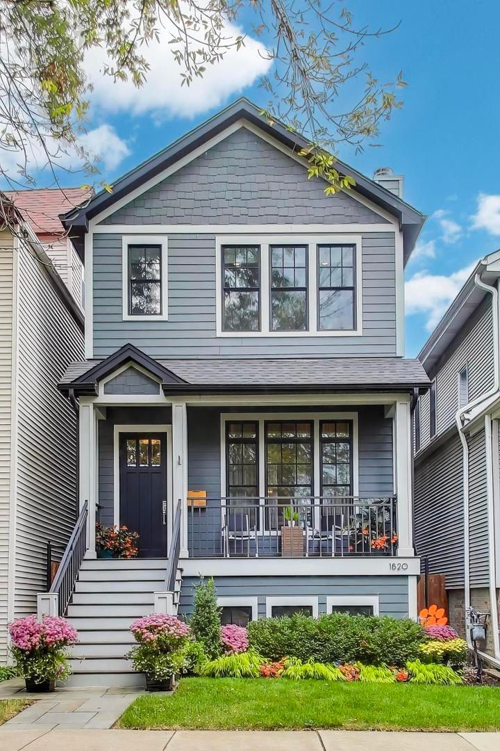 1820 W Farragut Avenue — Chicago, IL 60640