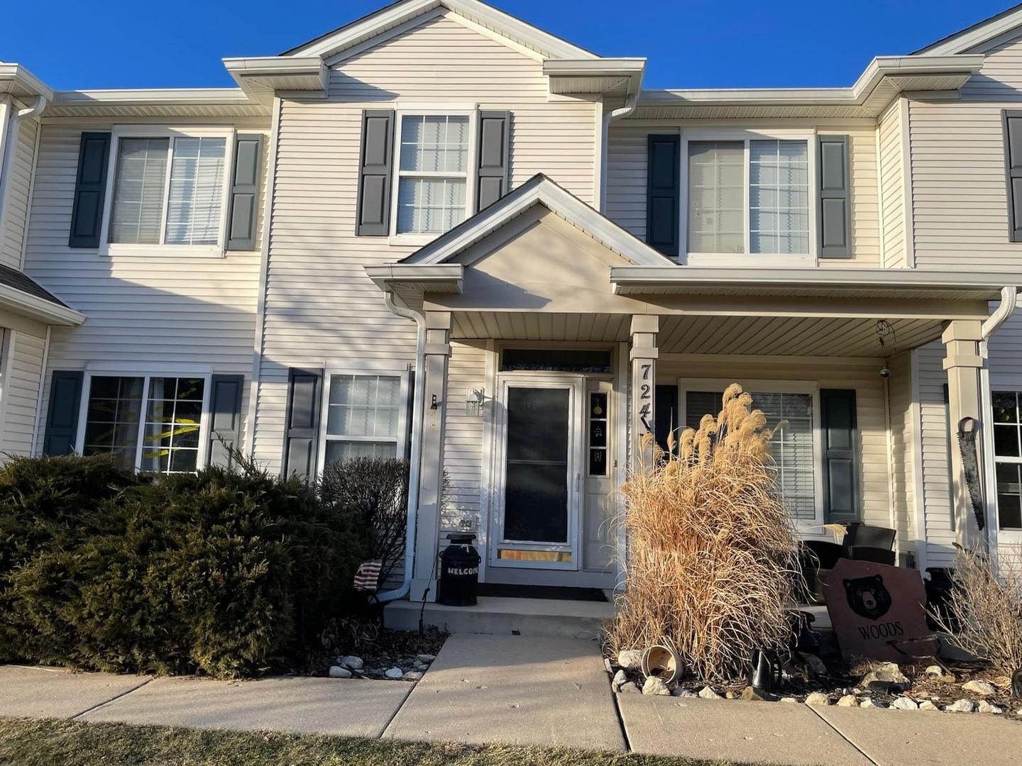 724 COUNTY LINE Road #724 — Aurora, IL 60502