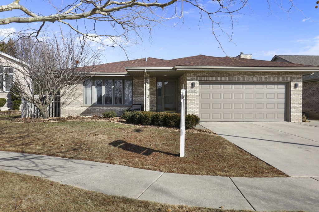 11405 Foxwoods Drive, Oak Lawn, IL 60453