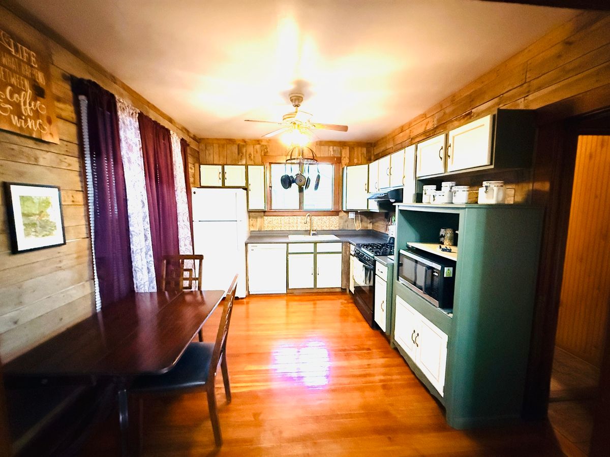 615 E Seminary Avenue, Hoopeston, IL 60942