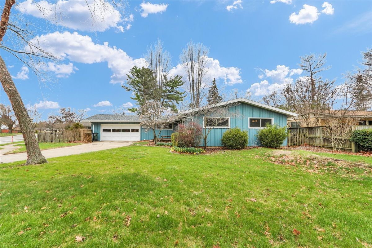 609 Sunnycrest Court, Urbana, IL 61801