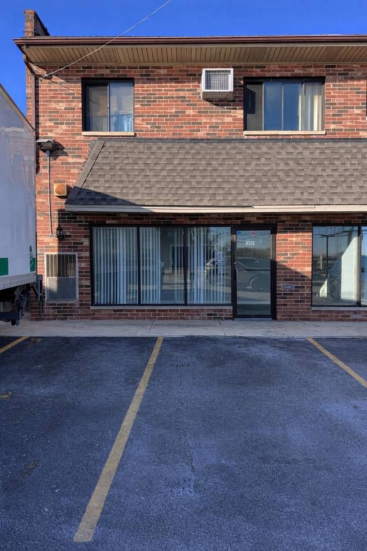 8306 S 88th Avenue — Justice, IL 60458