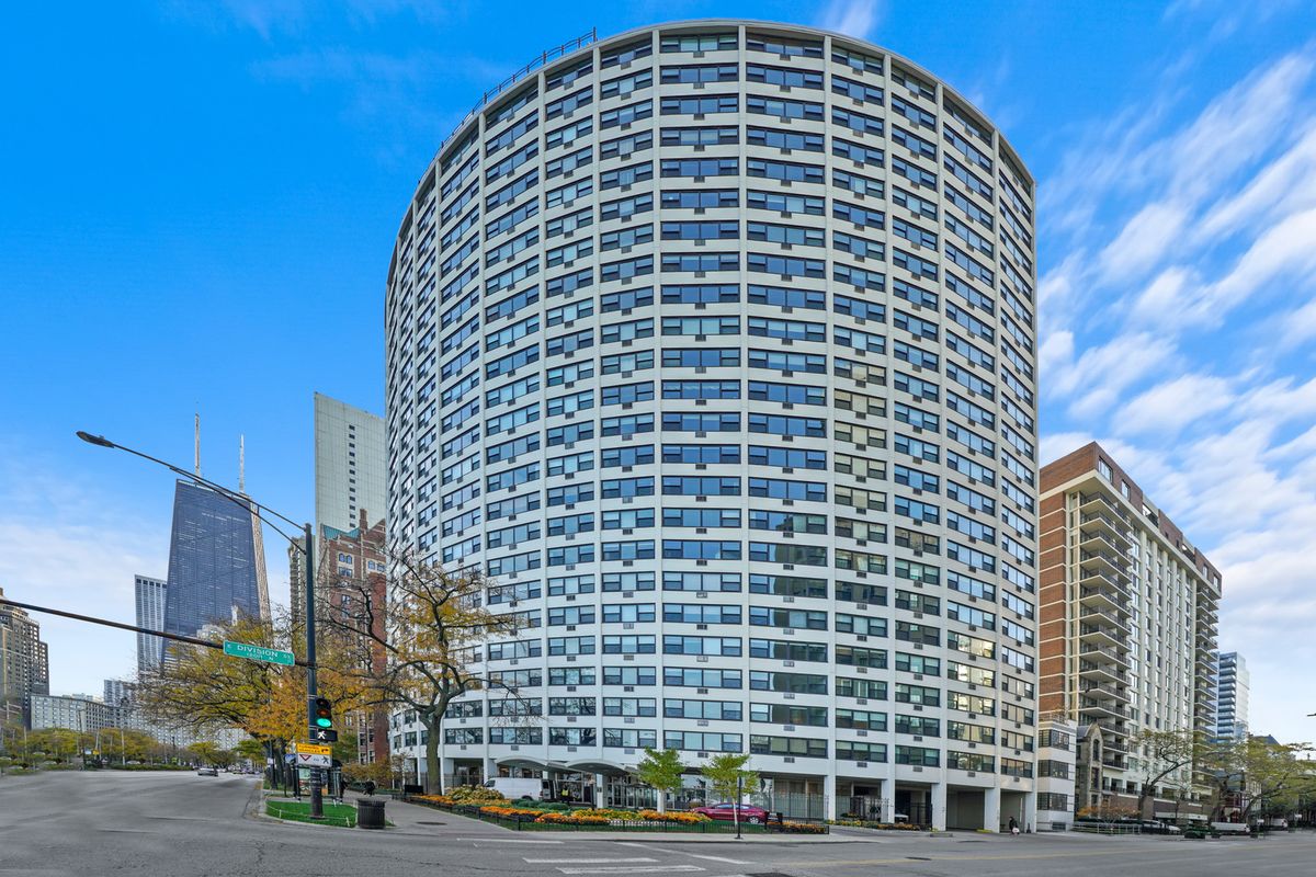 1150 Lake Shore Drive, Chicago, IL 60611
