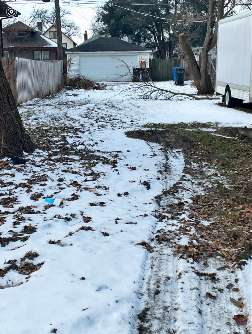 7628 S Yates Boulevard — Chicago, IL 60649