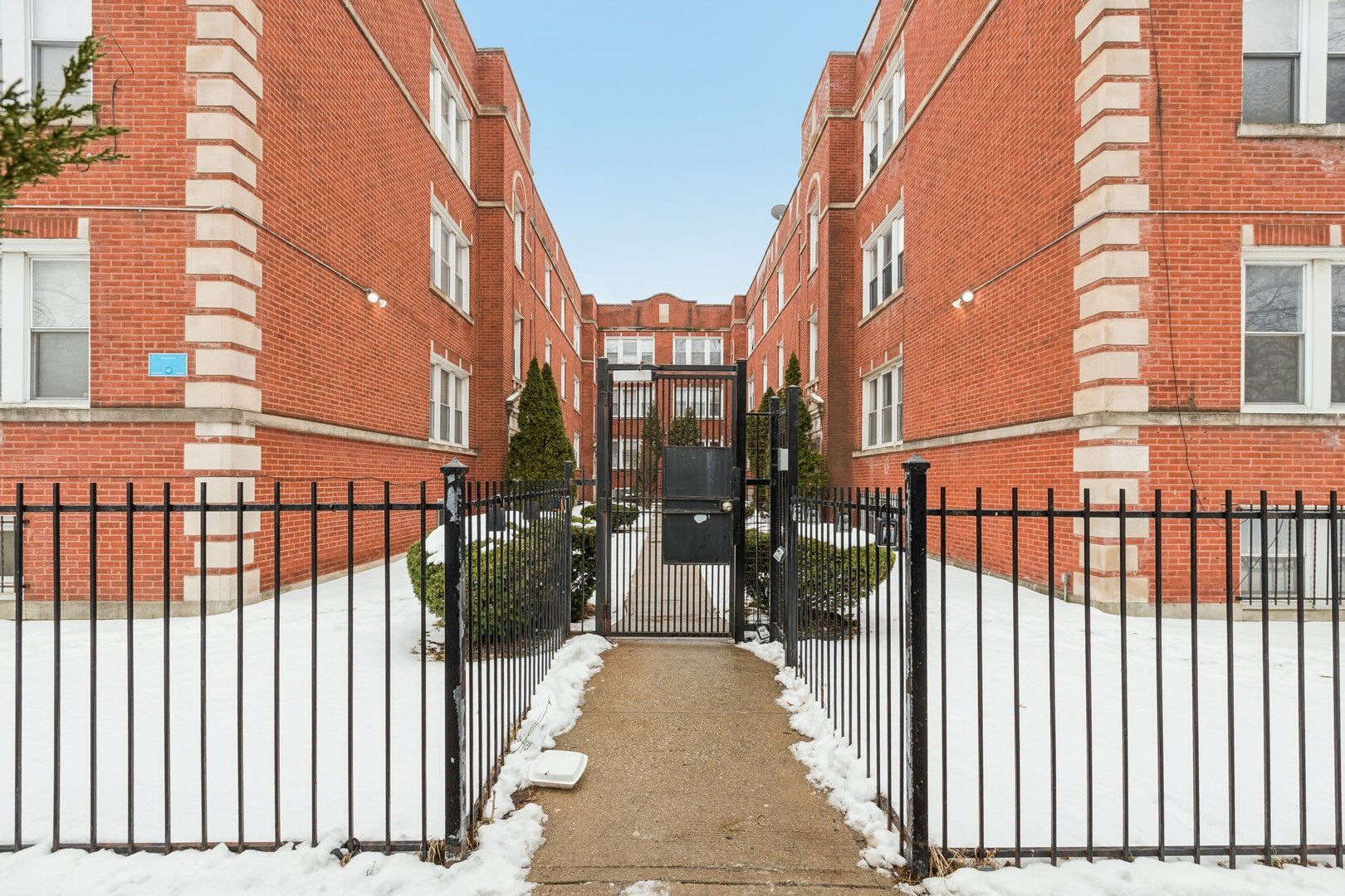 1301 E 71st Place #2N-A — Chicago, IL 60619