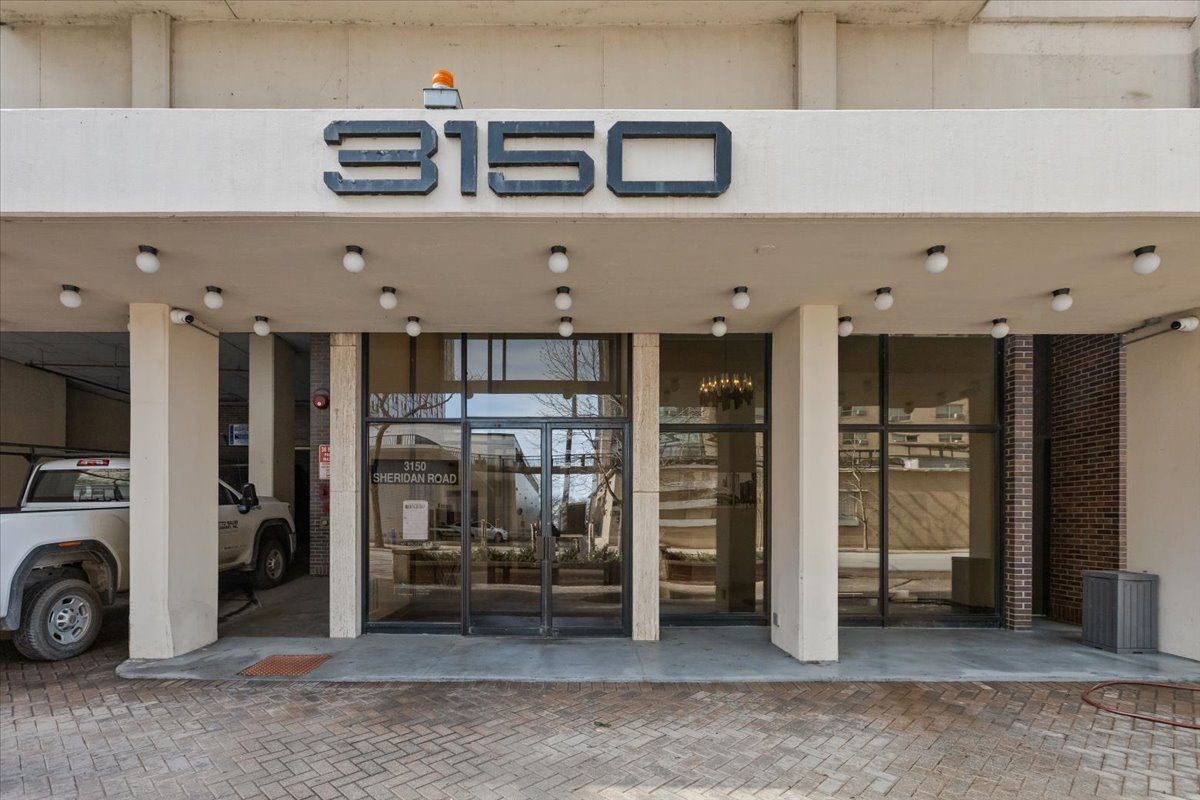 3150 N Sheridan Road #11A — Chicago, IL 60657